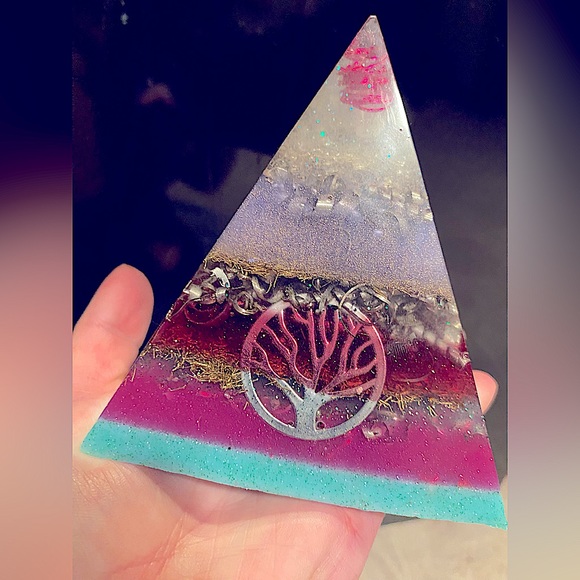Handcrafted by me, orgonite crystal energy tower! - Picture 4 of 5